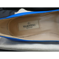 Valentino Garavani Pumps/Peeptoes Leather in Blue