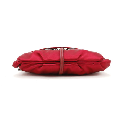 Salvatore Ferragamo Handtasche aus Seide in Rot