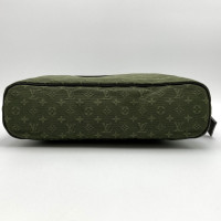Louis Vuitton Handbag Canvas in Green