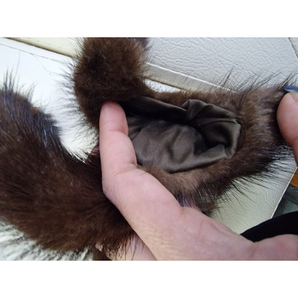 Fendi Scarf/Shawl Fur in Brown