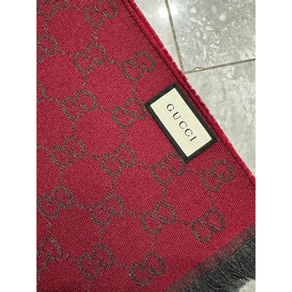 Gucci Schal/Tuch aus Wolle in Bordeaux