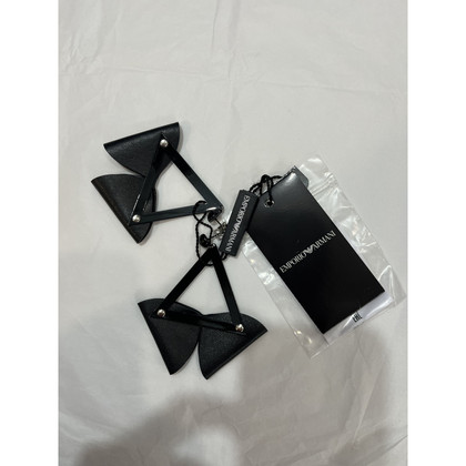 Emporio Armani Ohrring aus Leder in Schwarz