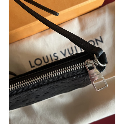 Louis Vuitton Pallas Leather in Black