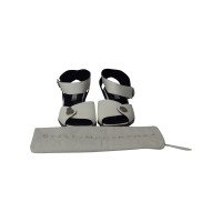 Stella McCartney Sandalen aus Leder in Weiß