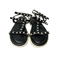 Valentino Garavani Lace-up shoes in Black