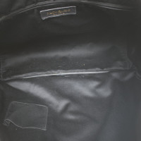 Yves Saint Laurent Shopper aus Lackleder in Schwarz
