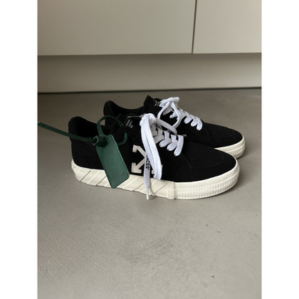 Off White Trainers Canvas in Black