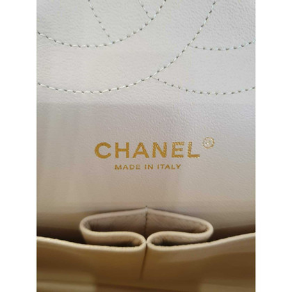 Chanel Flap Bag Leer in Beige