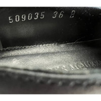 Alexander McQueen Schnürschuhe aus Leder in Schwarz