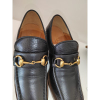 Gucci Schnürschuhe aus Leder in Schwarz