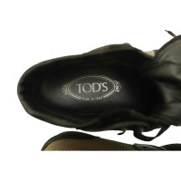 Tod's Sneakers aus Wildleder in Schwarz