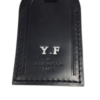 Louis Vuitton Adres label in zwart 