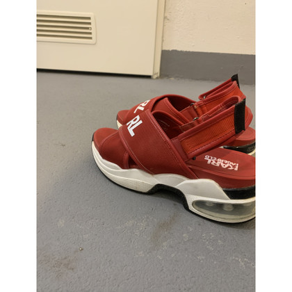 Karl Lagerfeld Sandalen aus Lackleder in Rot