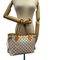 Louis Vuitton Neverfull Canvas in Beige