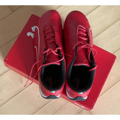 Adidas Sneakers aus Leder in Rot