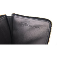 Alexander McQueen Täschchen/Portemonnaie aus Leder in Grau