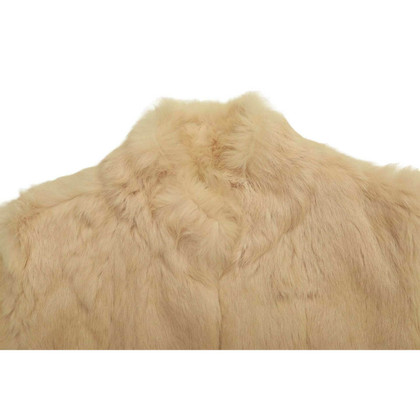 Matthew Williamson Jacket/Coat Fur in Beige