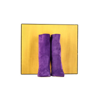 Fendi Stiefel aus Wildleder in Violett