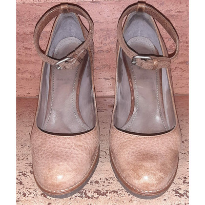 Brunello Cucinelli Pumps/Peeptoes Leather in Brown