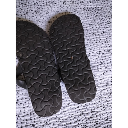 Y's Sandalen aus Leder in Schwarz