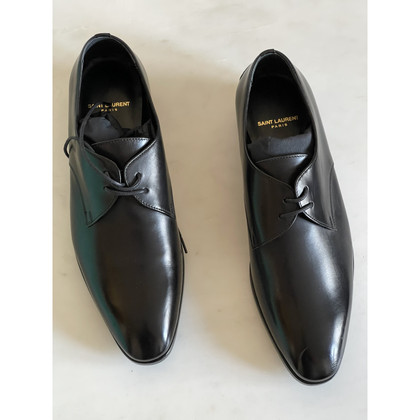 Saint Laurent Chaussures à lacets en Cuir en Noir