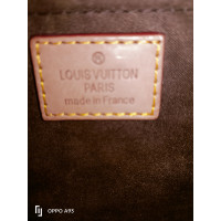 Louis Vuitton Schoudertas Leer in Bruin