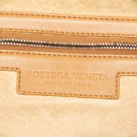 Bottega Veneta Veneta M Leather in Beige