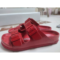 Valentino Garavani Sandals Leather in Red