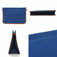 Hermès Clutch aus Canvas in Blau