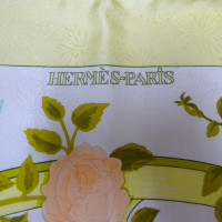 Hermès Carré 90x90 Silk in Yellow