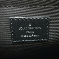 Louis Vuitton Umhängetasche aus Canvas in Schwarz