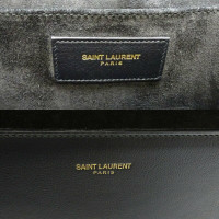 Yves Saint Laurent Cabas Chyc aus Leder in Schwarz