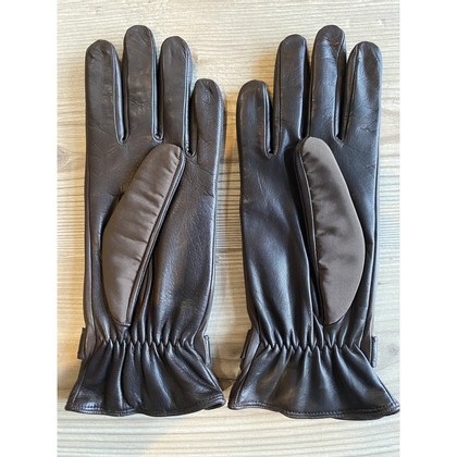 Prada Gloves Leather in Brown