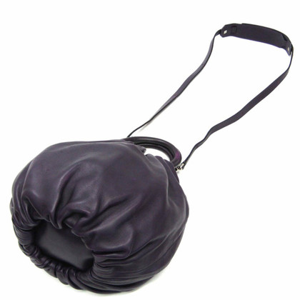 Loewe Handtasche aus Leder in Violett
