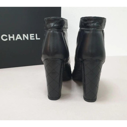 Chanel Bottes en Cuir en Noir