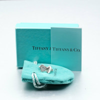 Tiffany & Co. Oorbel Zilver in Zilverachtig