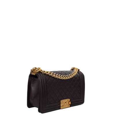 Chanel Handtasche aus Leder in Violett