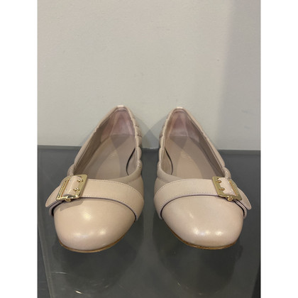 Burberry Slippers/Ballerinas Leather in Nude