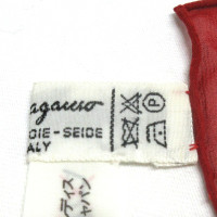 Salvatore Ferragamo Schal/Tuch aus Seide in Rot