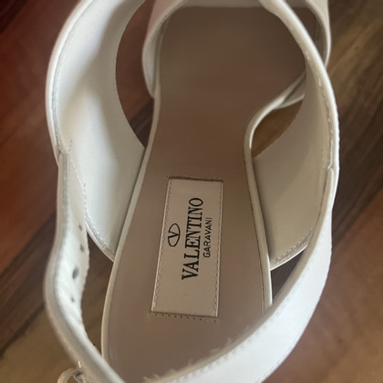 Red Valentino Sandals Leather in Beige