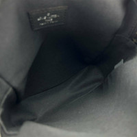 Louis Vuitton Dimitri PM Taiga en Cuir en Noir