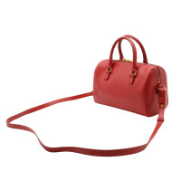 Yves Saint Laurent Baby Duffle Bag aus Leder in Rot