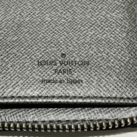Louis Vuitton Bag/Purse Canvas in Silvery