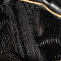Prada Umhängetasche aus Leder in Schwarz