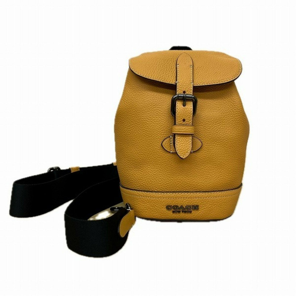 Coach Shoulder bag Leather in Yellow
