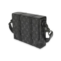 Louis Vuitton Clutch Bag Canvas in Black