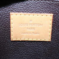 Louis Vuitton Cosmetic Pouch 17 Patent leather in Bordeaux