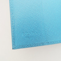 Prada Täschchen/Portemonnaie aus Leder in Blau