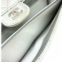 Chanel Matelassée aus Leder in Silbern