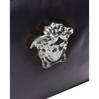 Versace Clutch aus Leder in Schwarz